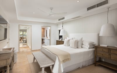 Luxury Villa Photo #17