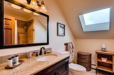 Ravens Call upper level queen bath