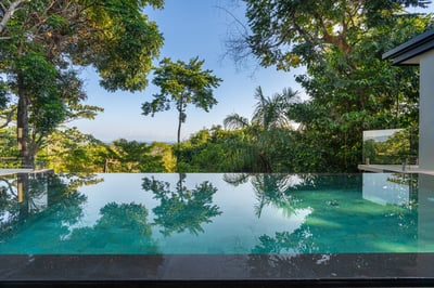 Luxury Villa Photo #3