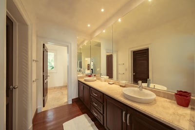 Luxury Villa Photo #33