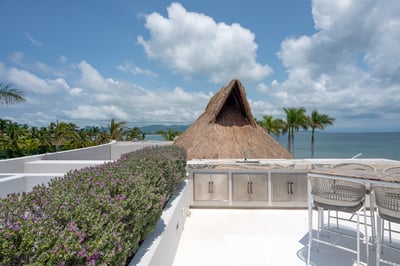 Luxury Villa Photo #11