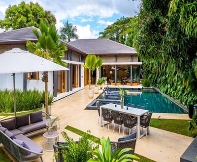 Luxury Villa Photo #3