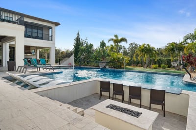 Luxury Villa Photo #3