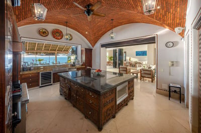 Luxury Villa Photo #27