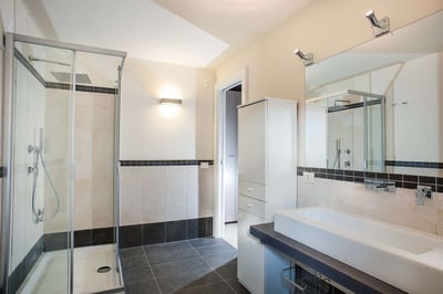 Luxury Villa Photo #17