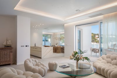 Luxury Villa Photo #43