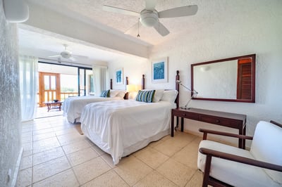 Luxury Villa Photo #20