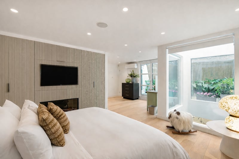 Pindock Mews