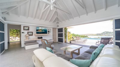 Luxury Villa Photo #17