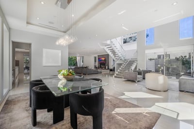 Luxury Villa Photo #16