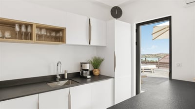 Kitchen & Dining Area