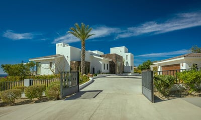 Luxury Villa Photo #13
