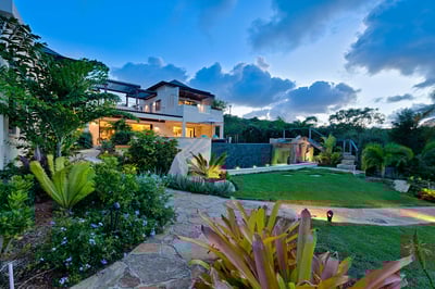 Luxury Villa Photo #6