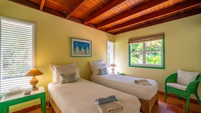 Luxury Villa Photo #38