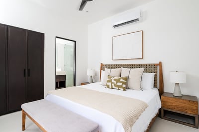 Luxury Villa Photo #30