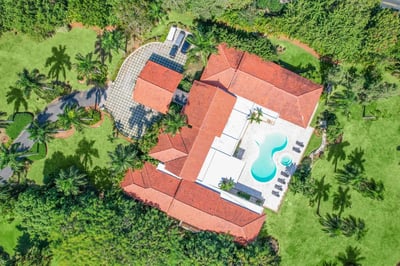 Luxury Villa Photo #6