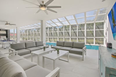 Luxury Villa Photo #4