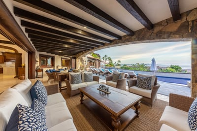 Luxury Villa Photo #24