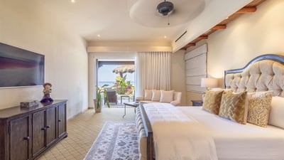 Luxury Villa Photo #17