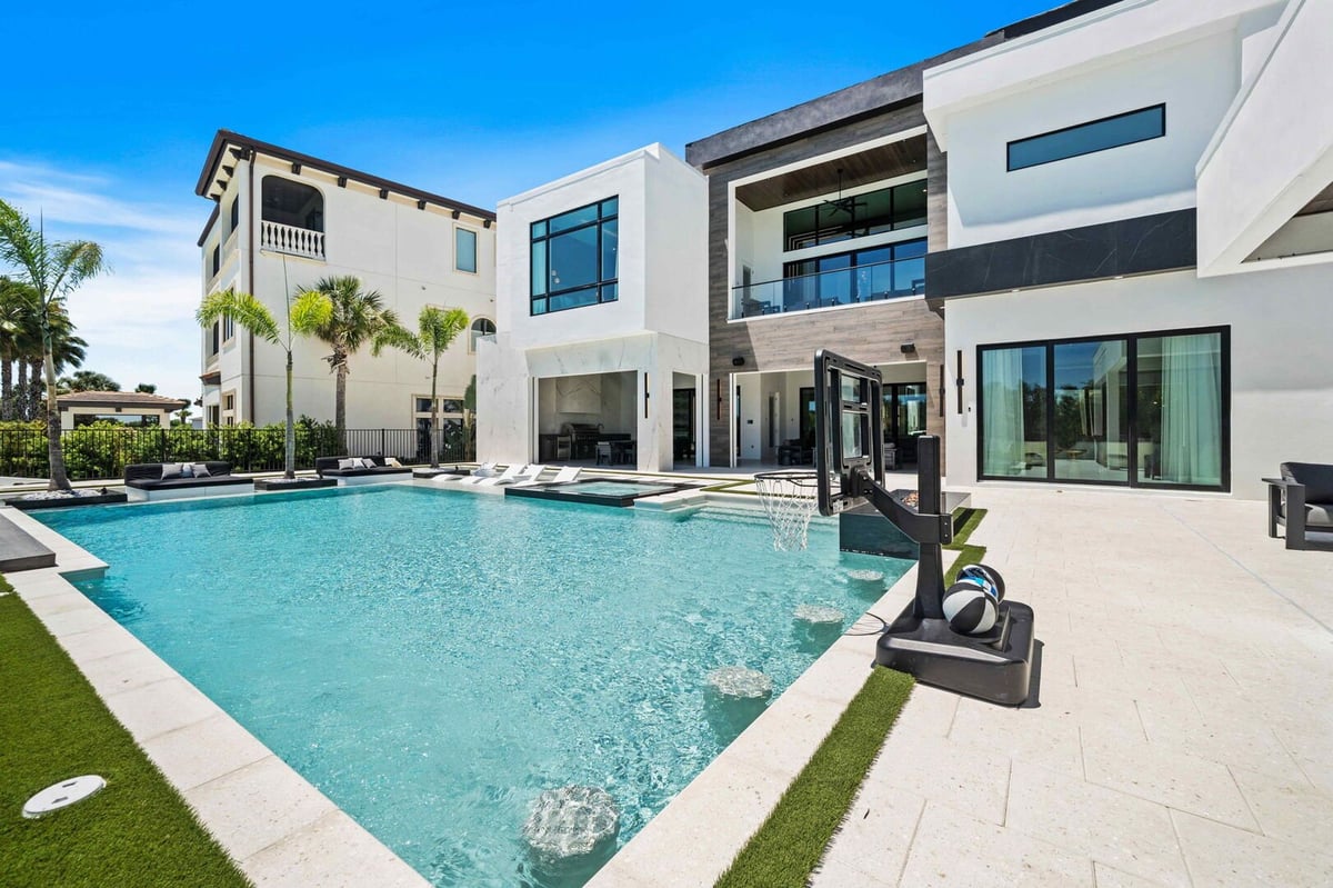 Reunion Royale Retreat