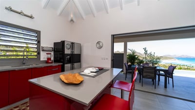 Kitchen & Dining Area