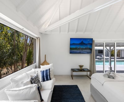 Luxury Villa Photo #23
