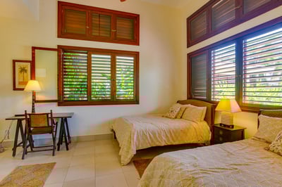 Luxury Villa Photo #27