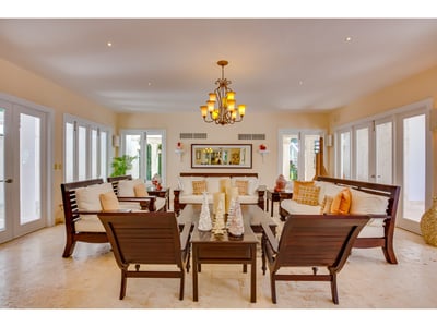 Luxury Villa Photo #18