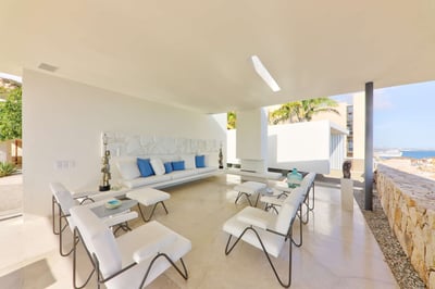 Luxury Villa Photo #18