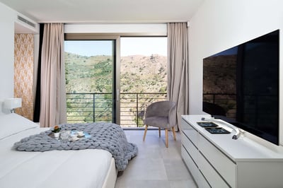 Luxury Villa Photo #18