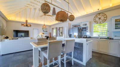 Kitchen & Dining Area