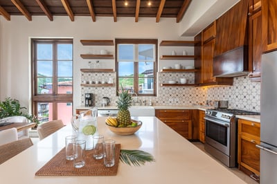 Luxury Villa Photo #11