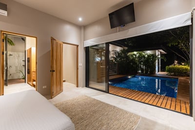 Primary Suite (King Bed)