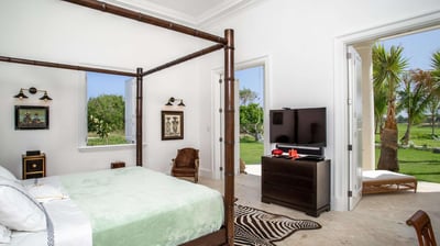 Luxury Villa Photo #15