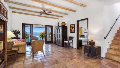 Luxury Villa Photo #15
