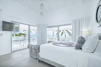 Luxury Villa Photo #15