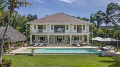 Luxury Villa Photo #2