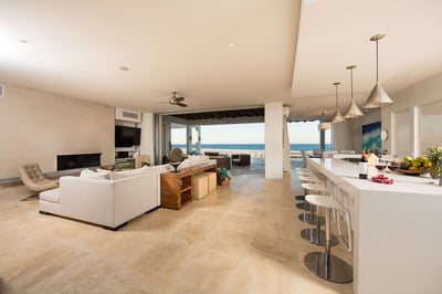 Luxury Villa Photo #15