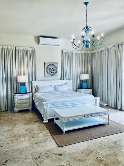 Luxury Villa Photo #12