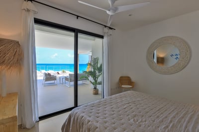 Luxury Villa Photo #30