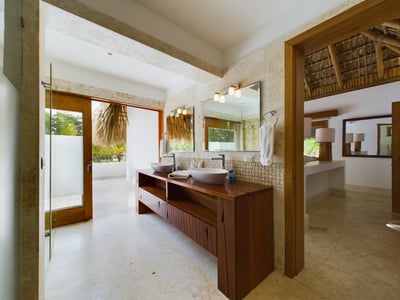 Luxury Villa Photo #55