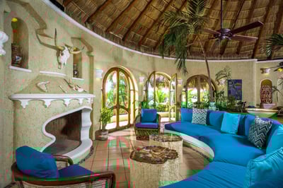 Luxury Villa Photo #6