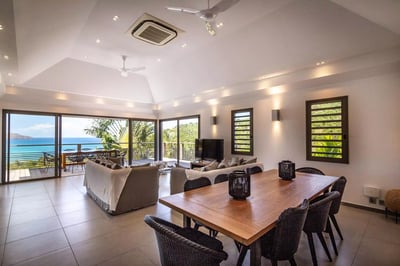 Luxury Villa Photo #18