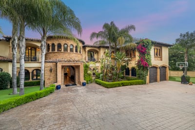 Luxury Villa Photo #14
