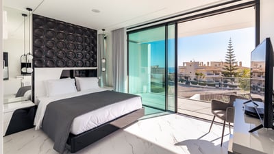 Luxury Villa Photo #20