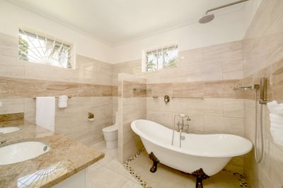 Luxury Villa Photo #28