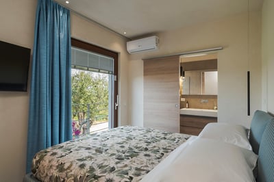 Luxury Villa Photo #35