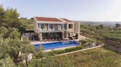 Luxury Villa Photo #3