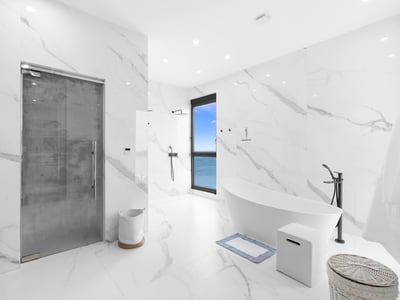 Luxury Villa Photo #37