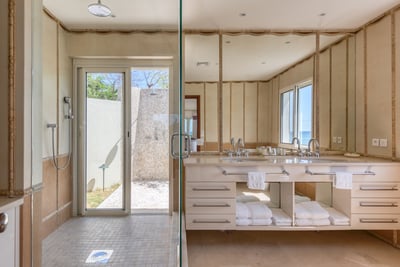 Luxury Villa Photo #36